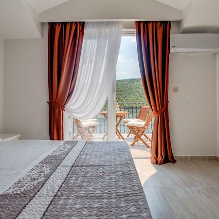 Villa San Apartments Τίβατ Εξωτερικό φωτογραφία