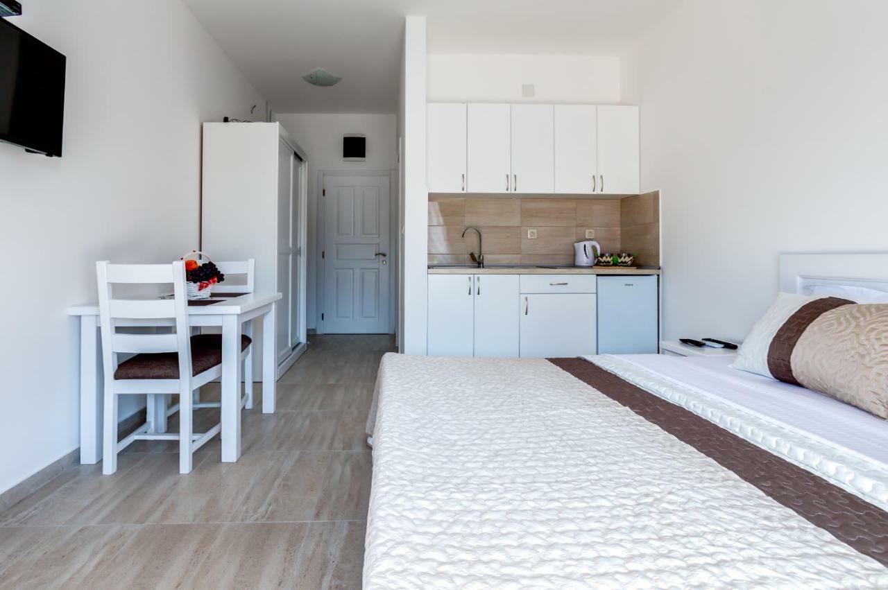 Villa San Apartments Τίβατ Εξωτερικό φωτογραφία