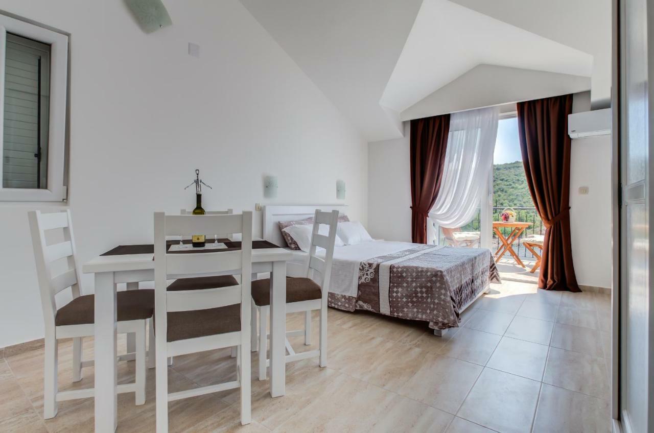 Villa San Apartments Τίβατ Εξωτερικό φωτογραφία